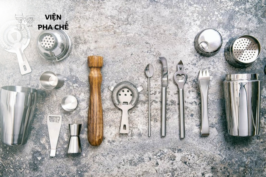 Lựa chọn nguyên liệu và trang bị máy móc, dụng cụ cần thiết