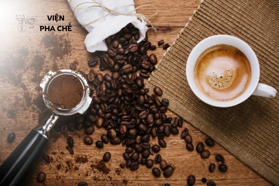 Tại Sao Bảo Quản Nguyên Liệu Đúng Cách Lại Quan Trọng Với Quán Cafe?